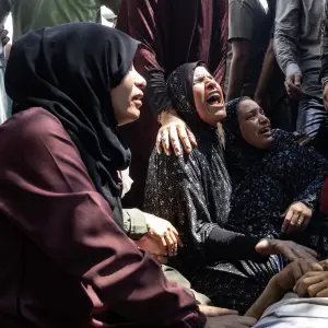 Dozens Are Killed at Aid Site Near Border, Gaza Health Officials Say